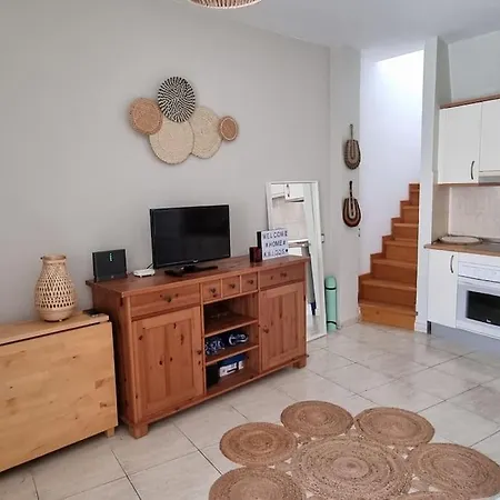 Apartment Fast Wi-fi- Private Rooftop Terrace- 2 Bed *