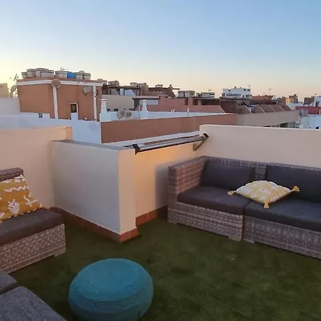 Fast Wi-fi- Private Rooftop Terrace- 2 Bed Corralejo