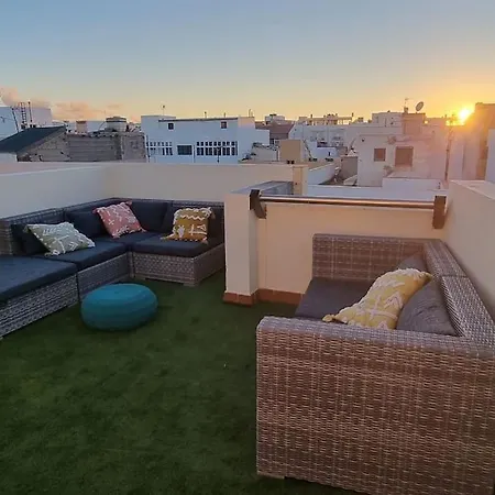 Fast Wi-fi- Private Rooftop Terrace- 2 Bed